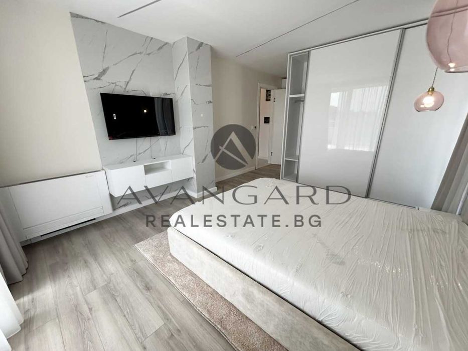 Продава се Тристаен апартамент в Пловдив, Остромила - 299 кв.м за 563 €/кв.м - Снимка #11