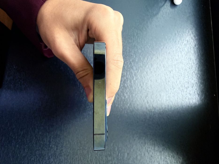 продам Iphone 12 pro на 128 гб