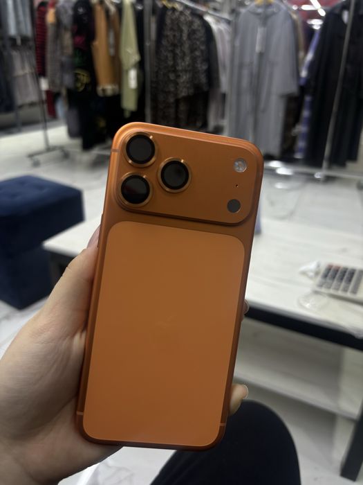 Продам Айфон 17 про мах