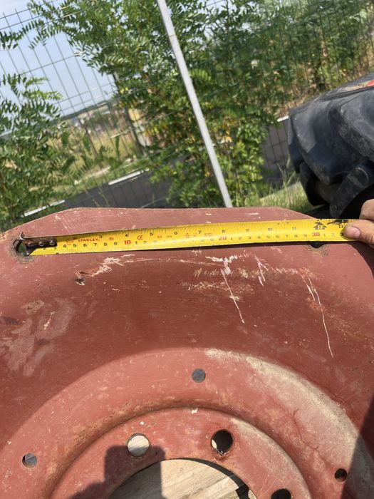 Stelute pentru jante de tractor .