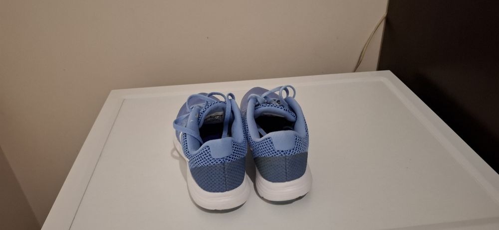 Маратонки Nike 37 номер