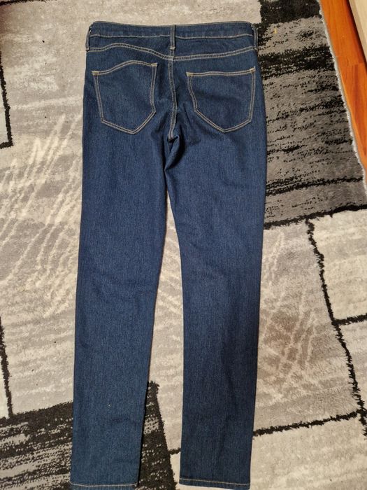 Blugi draguti ,material bun