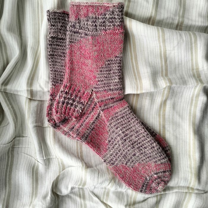 Носки ручной работы