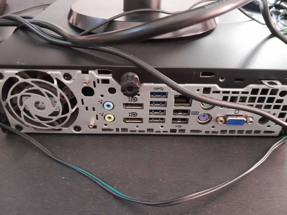 Vând calculator și accesorii