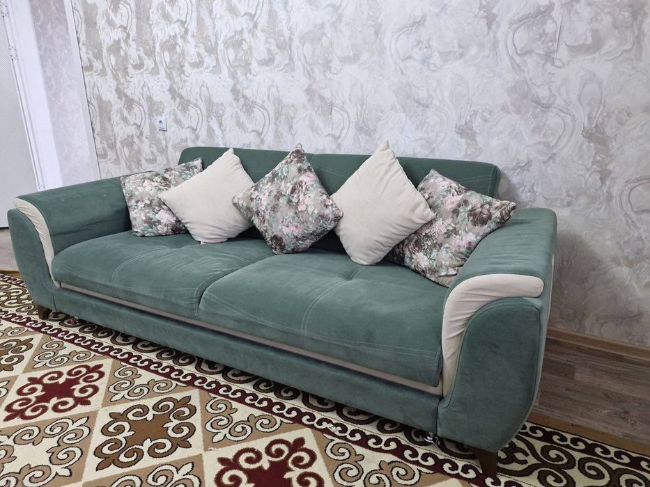 Продается диван в хорошем состоянии