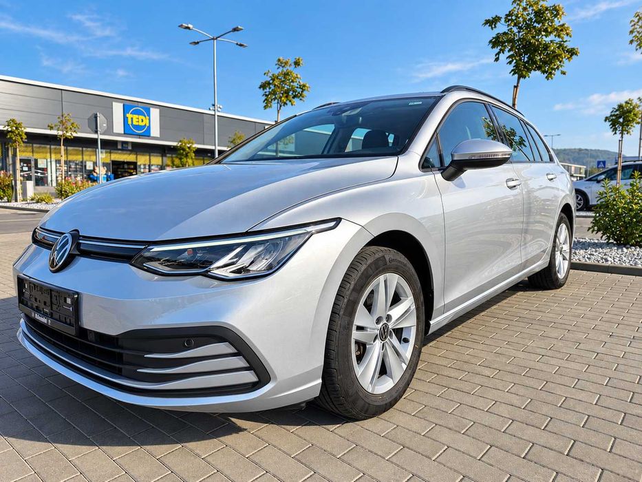 Volkswagen Golf VIII Variant Life 2.0 TDI 115 CP – 2022 – Digital Cockpit Pro – Discover Media – LED – Business Premium - TVA Deductibil