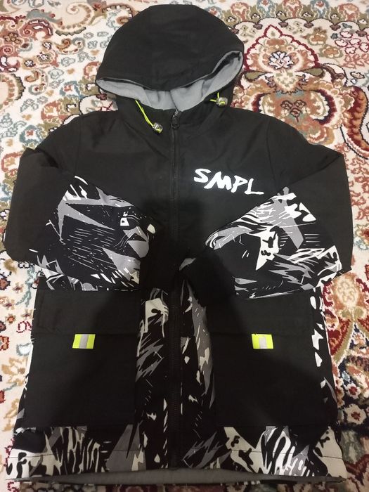 Продам детскую куртку