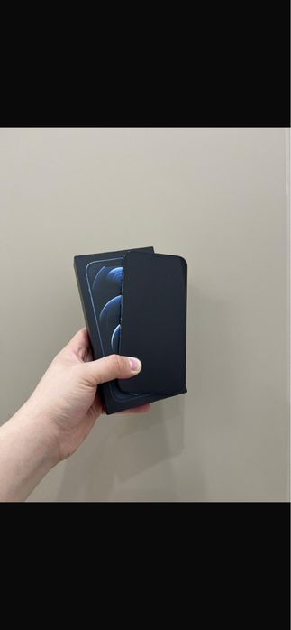 Продам Айфон 12про 128гб