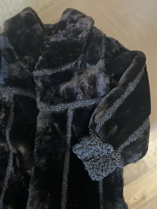 Продам мутоновую шубу