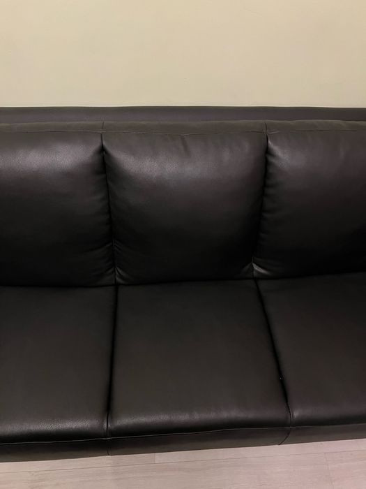 Кожаный диван черный