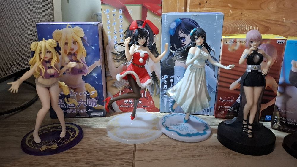 Продавам аниме фигурки