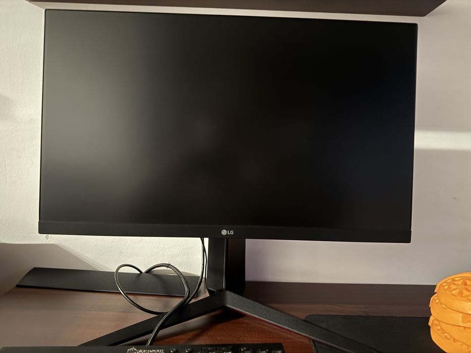 Monitor Gaming LG 24GN65R - B 144hz