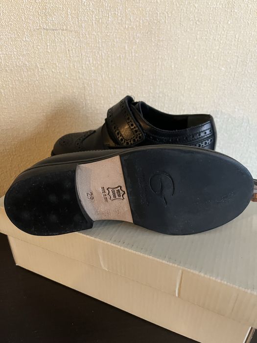 Продам детскую обувь