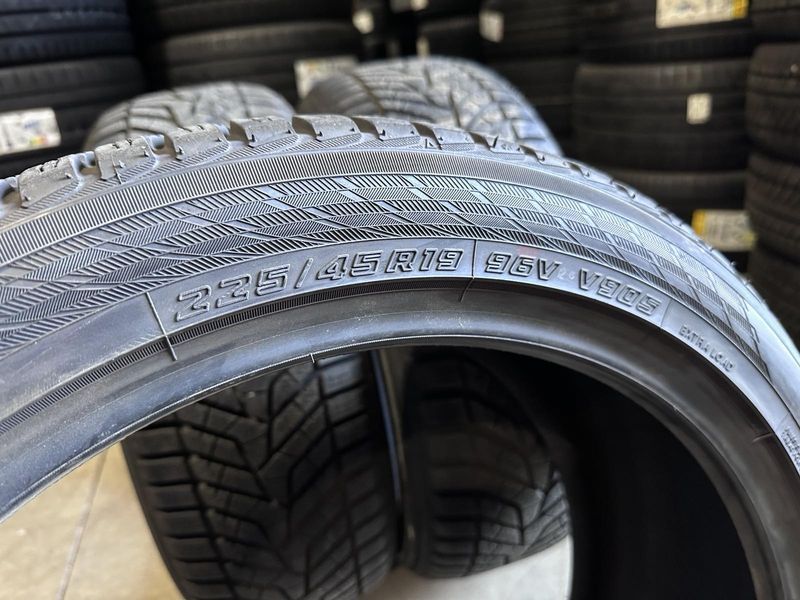 225/45/19 YOKOHAMA 4бр