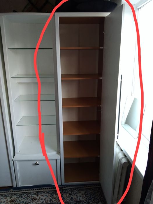 Продам шкаф пенал