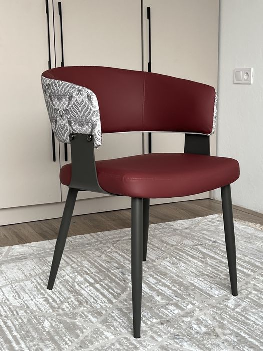 Кресла новые в итальянском стиле