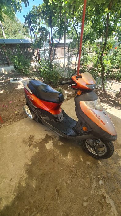 Vând scuter kymco movie 125 4t