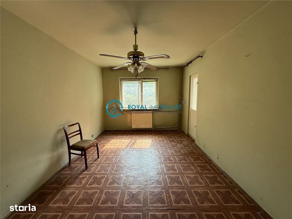 Royal Imobiliare - Vanzare apartament zona Paltinis