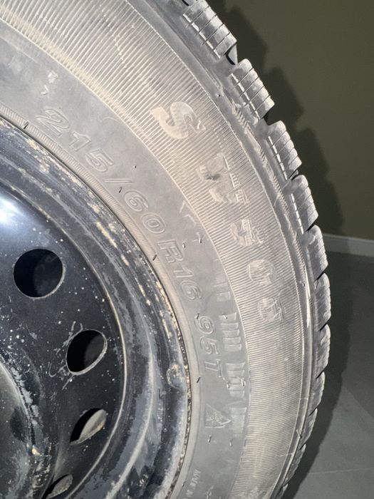 Продам зимние шины с комплект дисками