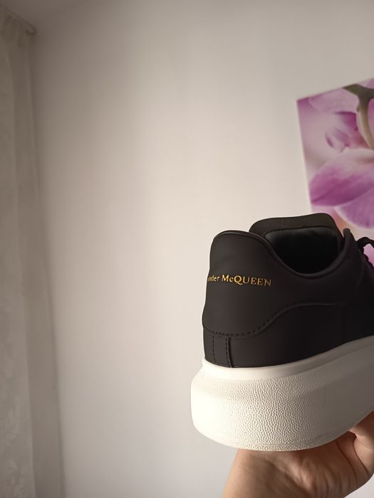Alexander Mcqueen