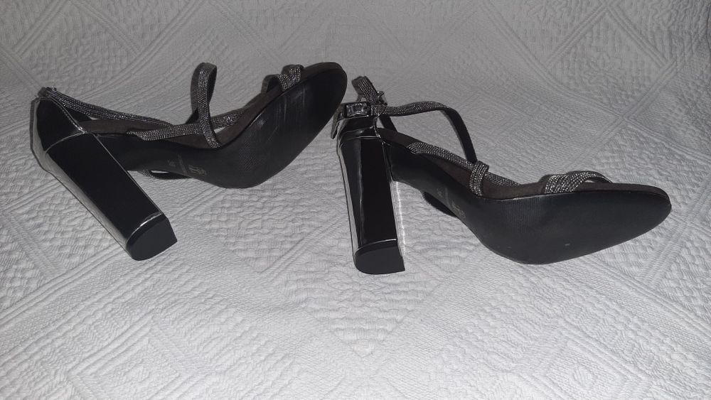 Sandale cu toc gros Brunello Cucinelli marimea 36  int 24 cm.inaltime