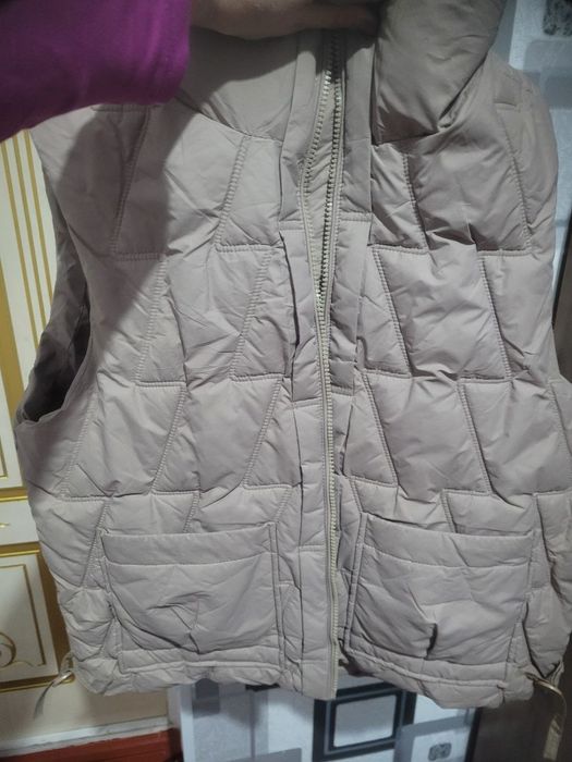 Женская безрукавка, в хорошем состоянии