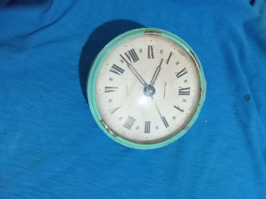 Разные часы и будильники