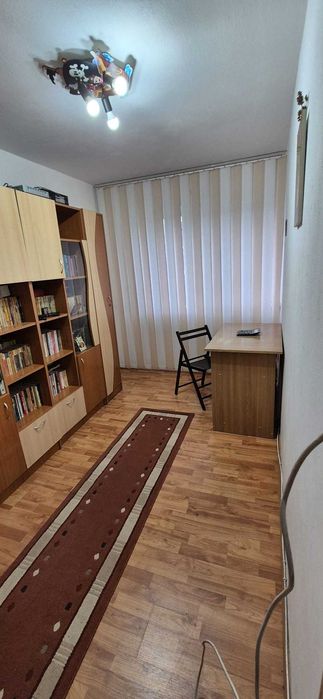 Vand apartament 3 camere