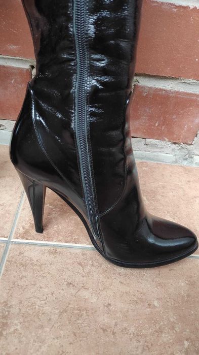 Сапоги  демисезонные, лаковые размер 37