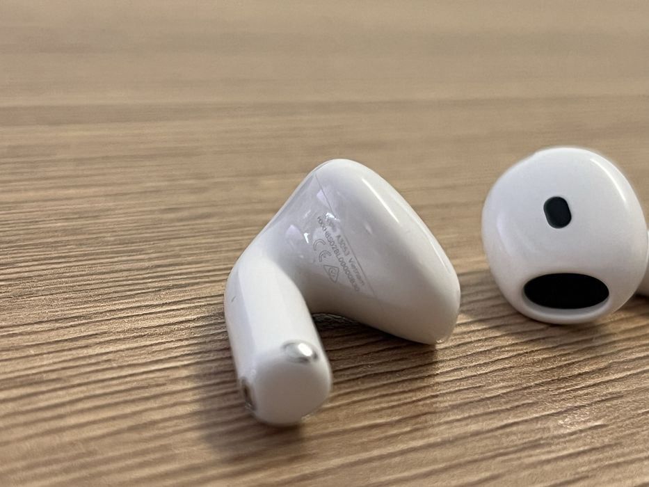 Продам Airpods 4 оригинал