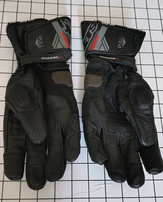 Vând mănuși motor , alpinestars