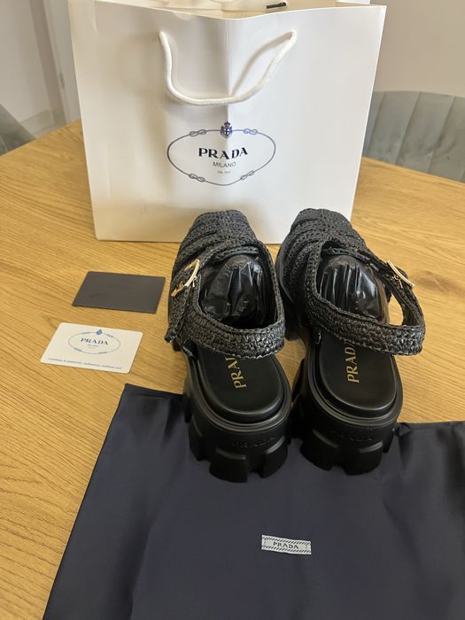 Черни сандали Prada -38 и 39 номер
