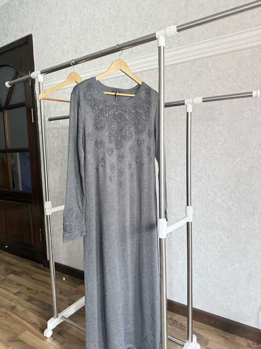 теплое серое платье