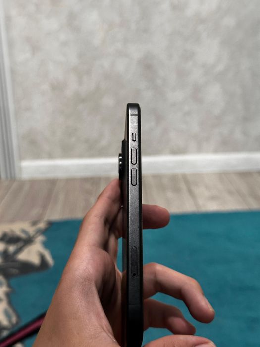 iPhone 15 с гаранти