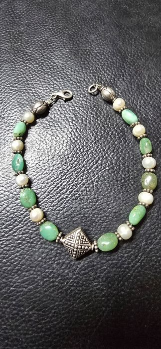 Brățară din argint cu pietre naturale și perle