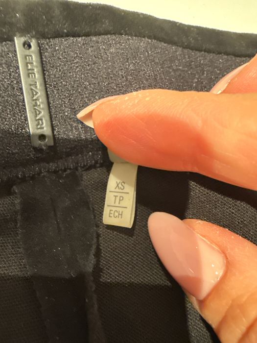 Черен чисто нов дамски панталон. Естествен кожа/велур.