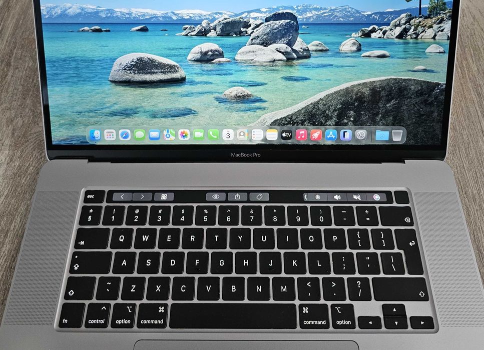 Apple MacBook Pro 16" (2019) A2141 Intel Core i7 2.6GHz 16GB RAM 512GB SSD Space Gray