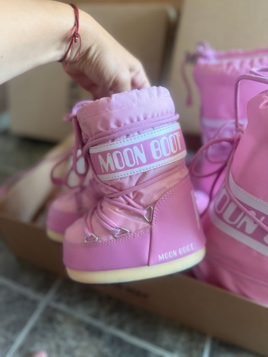 Розов Moon Boot