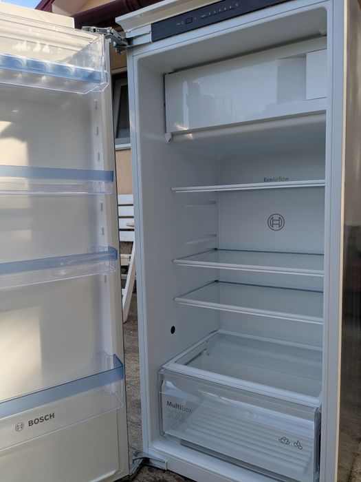 Frigider  incorporabil AEG  a fost folosit 6 luni  este că nou