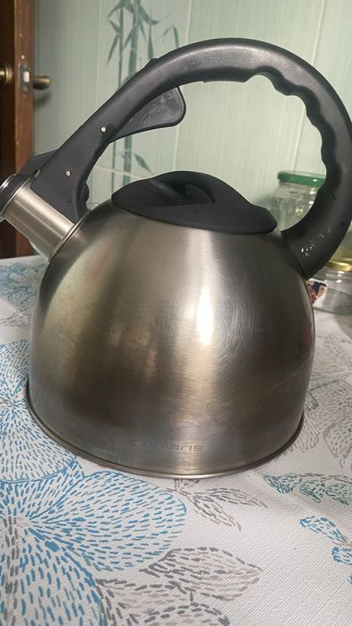 Продам чайник для плиты.