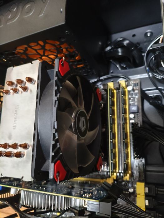 Vând Unitate PC , i7 4770 , 16 Gb - ram