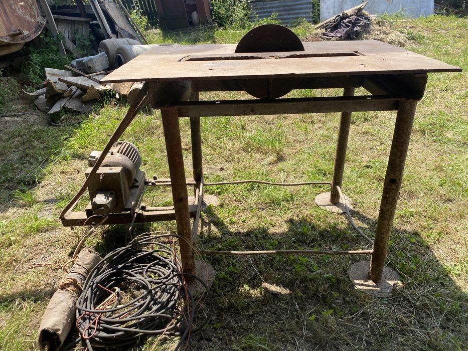 Masă abric, polizor, masă de tăiat lemne