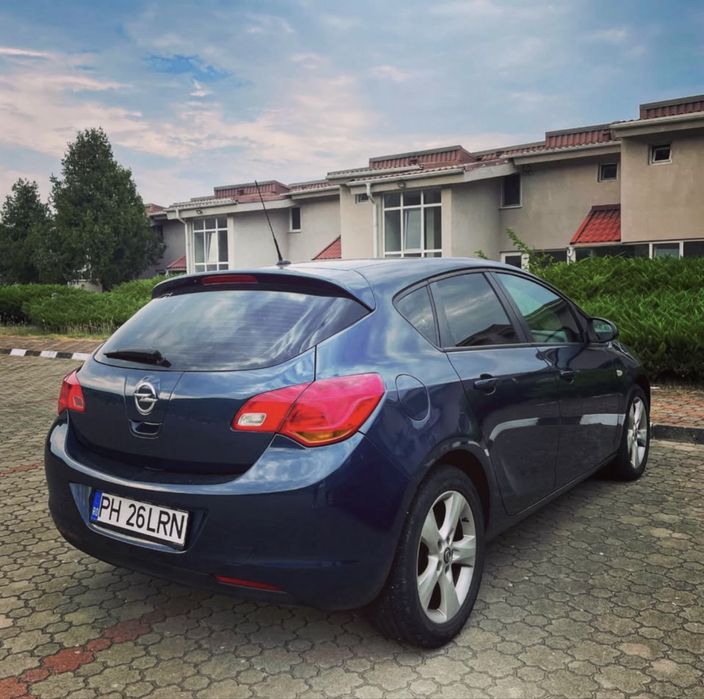 Opel Astra J 1.7 cdti 2012