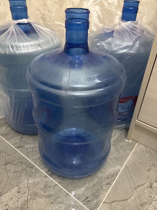 Продам бутули для воды 19 литровые