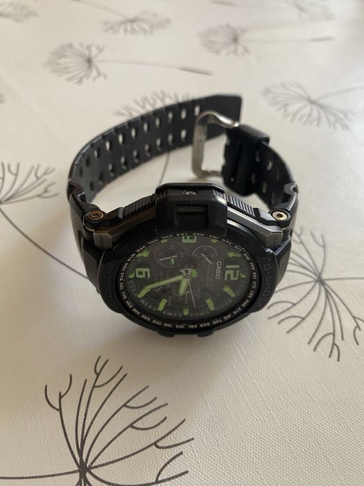 Ceas Casio  barbati de culoare verde.