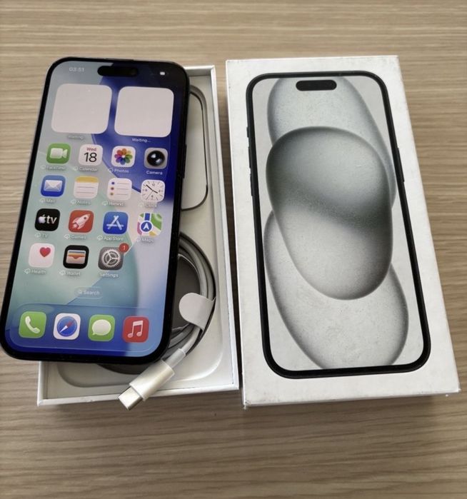 Vand urgent iPhone 15 ca nou