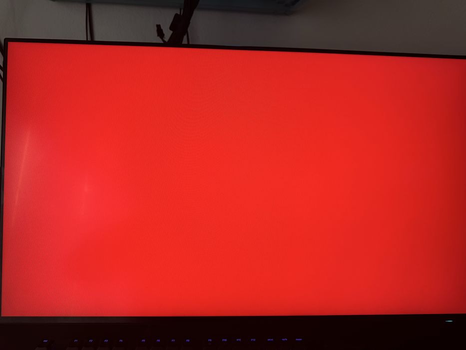 Alienware AW2723DF 1440p 280 hz + подарък видео карта Rx 570