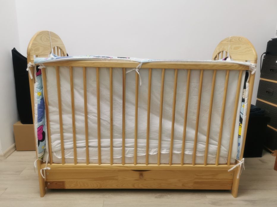 Patut din lemn pentru saltea de 60x120