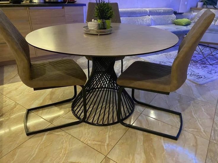 Krugliy loft stol