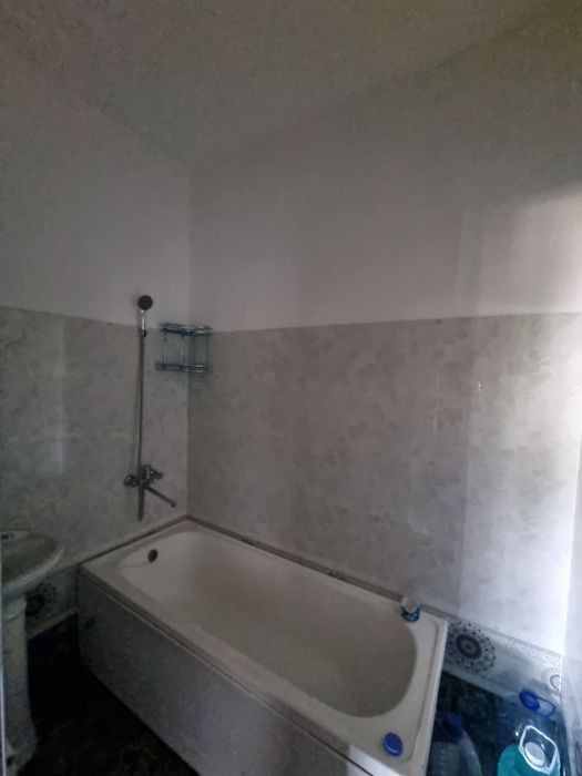 Daxbet asosiy yo‘l yonida 3 xonali ijaraga beriladi